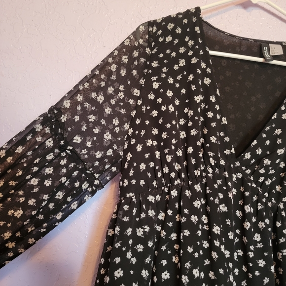 EUC H&M Babydoll Dresd - Picture 2 of 3